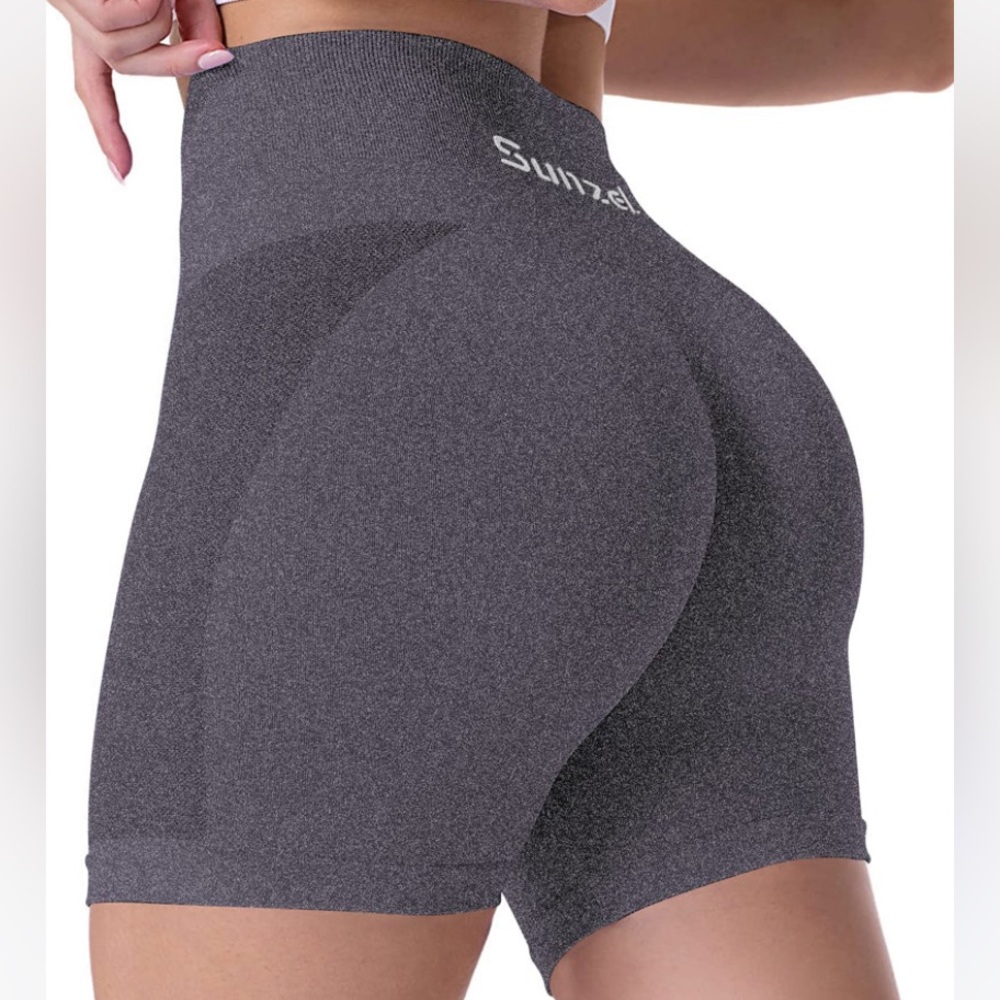 Sunzel women's grey Butt scrunch seamless shorts size large